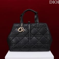 Christian Dior Shopping Bags